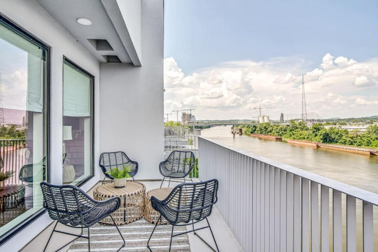 Upscale River View Condo Walk To Downtown And Private Patio Nashville Exteriör bild